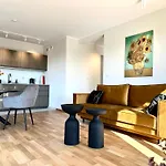 Madalinskiego 25 - Balcony & Lift - 700m Main Station Apartment
