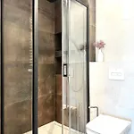 Madalinskiego 25 - Balcony & Lift - 700m Main Station Apartment *