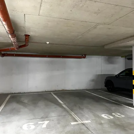 Madalinskiego 25 - Balcony & Lift - 700m Main Station Apartment