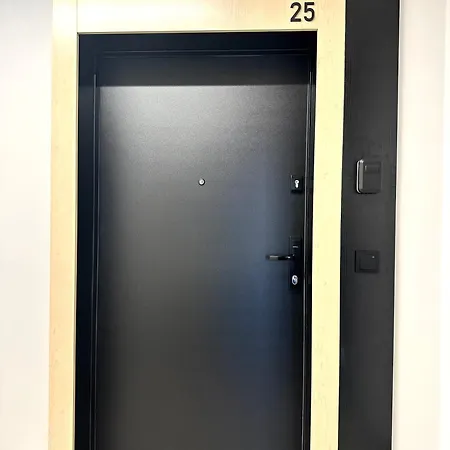 Madalinskiego 25 - Balcony & Lift - 700m Main Station *