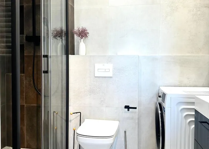 公寓 Madalinskiego 25 - Balcony & Lift - 700m Main Station *