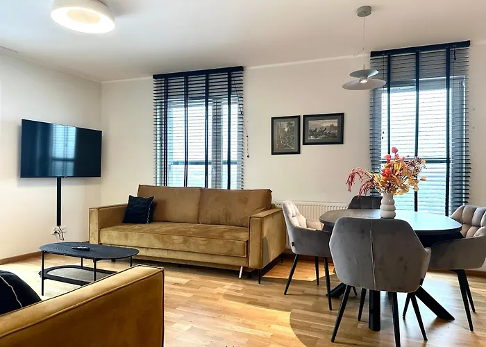 公寓 Madalinskiego 25 - Balcony & Lift - 700m Main Station