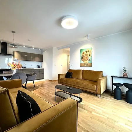 Madalinskiego 25 - Balcony & Lift - 700m Main Station דירה *