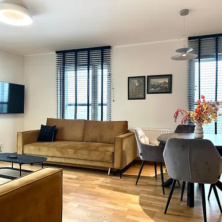 דירה Madalinskiego 25 - Balcony & Lift - 700m Main Station