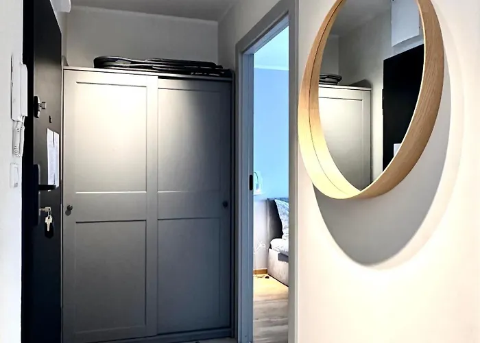 דירה Madalinskiego 25 - Balcony & Lift - 700m Main Station *